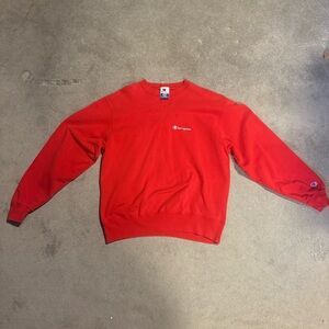 Vintage Y2K Champion Men's  Red Crewneck Sweater Size L